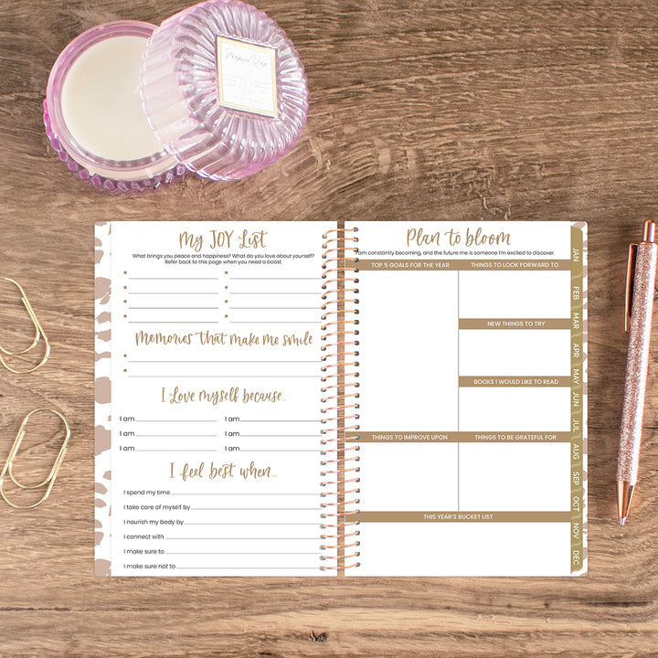 2026 Soft Cover Planner, 4" x 6", Tan Leopard