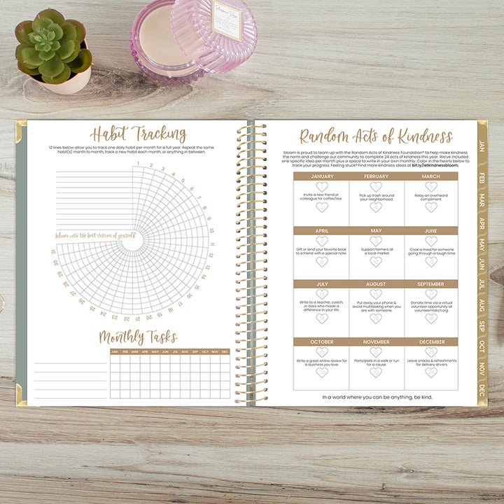 2026 Hard Cover Planner, 8.5" x 11", Linen, Green