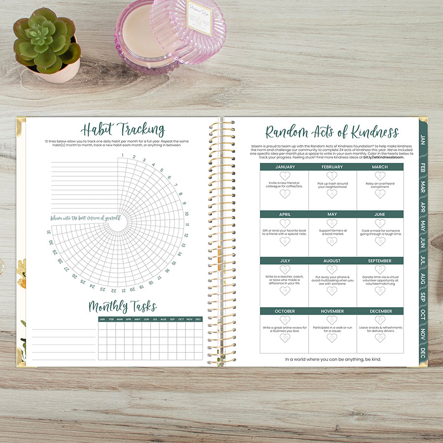 2026 Hard Cover Planner, 8.5" x 11", Beige Bouquet