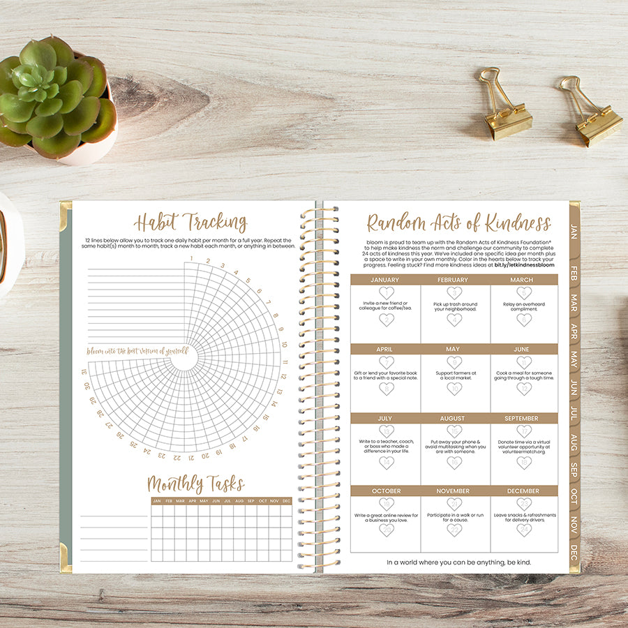 2026 Hard Cover Planner, 5.5" x 8.25", Linen, Green