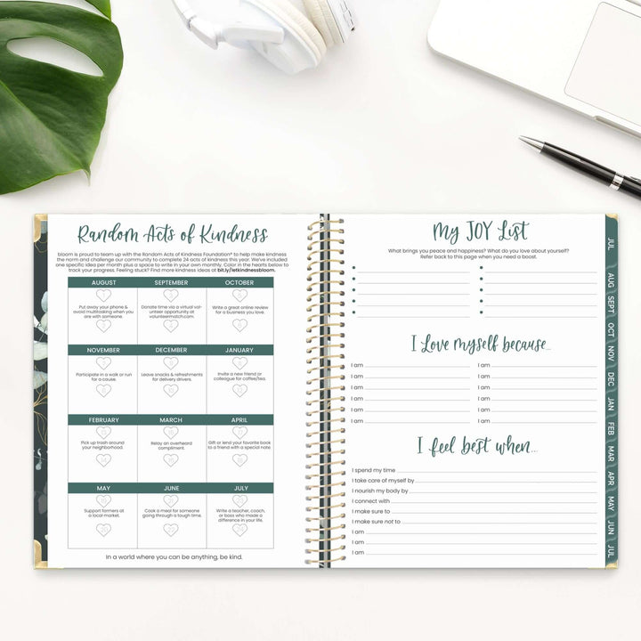 2025-26 Hard Cover Planner, 8.5" x 11", Eucalyptus, Green