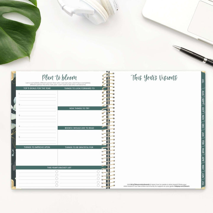 2025-26 Hard Cover Planner, 8.5" x 11", Eucalyptus, Green