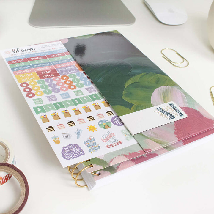 2025-26 Soft Cover Planner, 5.5" x 8.25", Emerald Paint Strokes