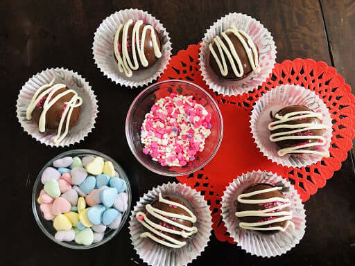 DIY: How to Make Hot Cocoa Bombs