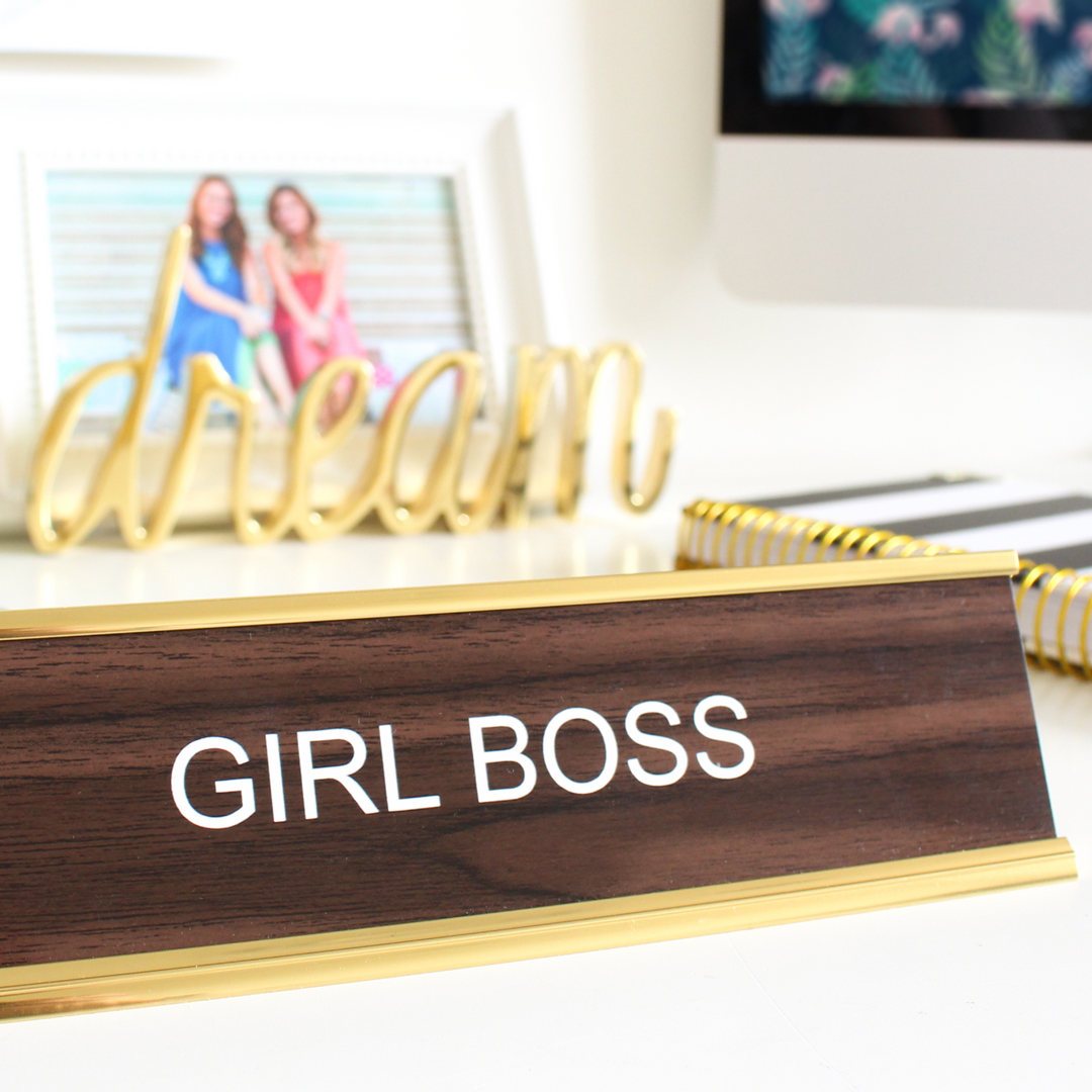 Four Girl Bosses to Follow on Twitter!