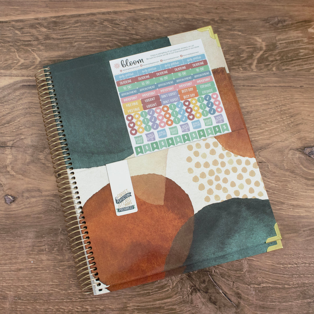 2025 Hard Cover Planner, 8.5" x 11", Earthy Abstract, Green