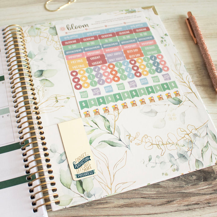 2025 Vision Planner, 7.5" x 9", Eucalyptus, White