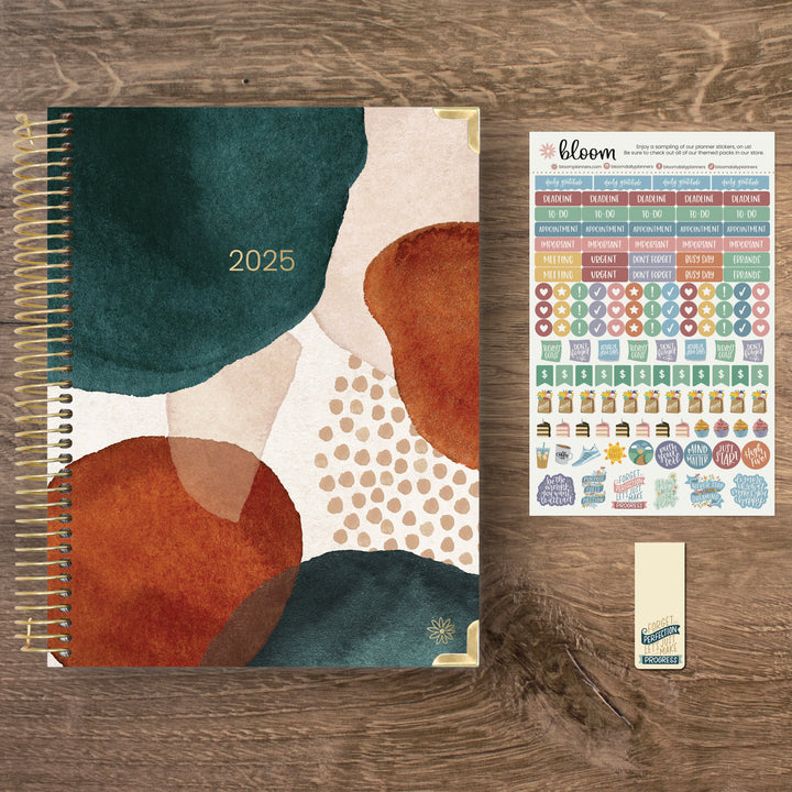 2025 Hard Cover Planner, 8.5" x 11", Earthy Abstract, Green