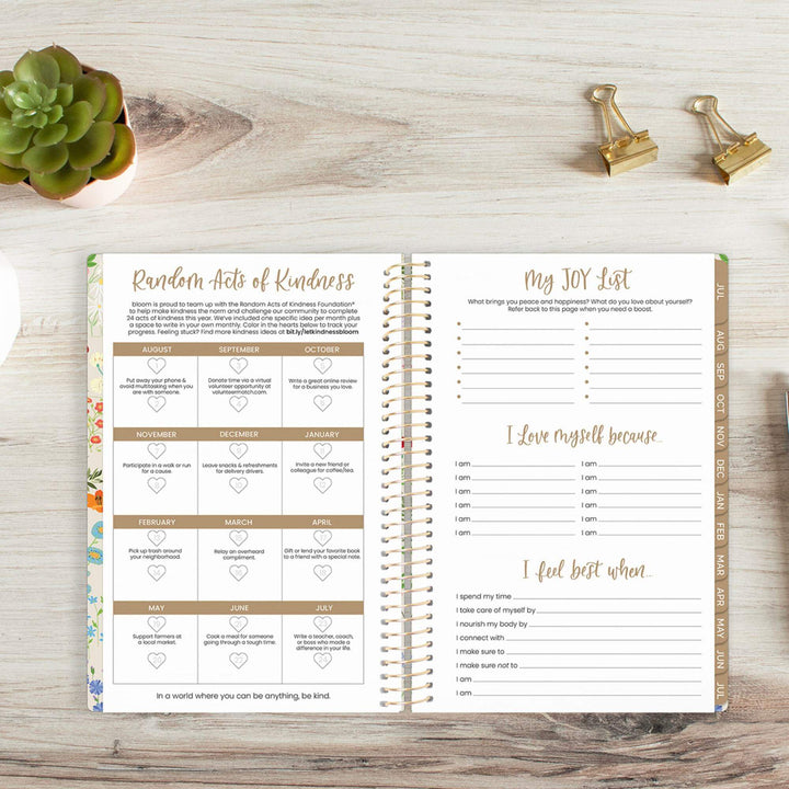 2025-26 Soft Cover Planner, 5.5" x 8.25", Garden Party, Beige