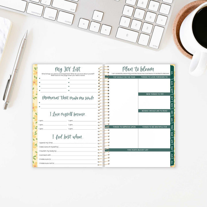 2026–27 Soft Cover Planner, 4" x 6" | Butter Yellow Daisies - bloom daily planners