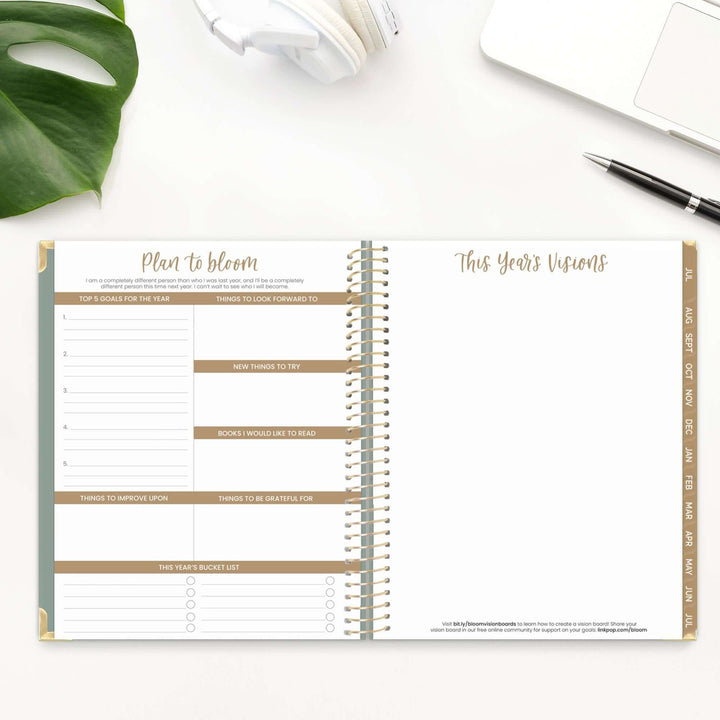 2025-26 Hard Cover Planner, 8.5" x 11", Green Linen