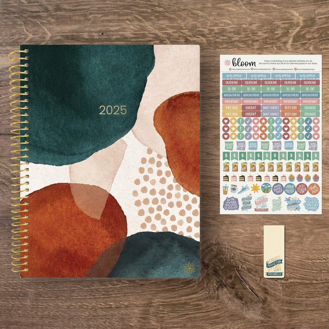 2025 Soft Cover Planner, 8.5" x 11", Earthy Abstract, Green