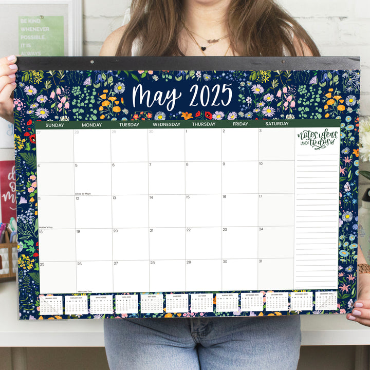 2025 Desk Calendar, 16" x 21", Seasonal