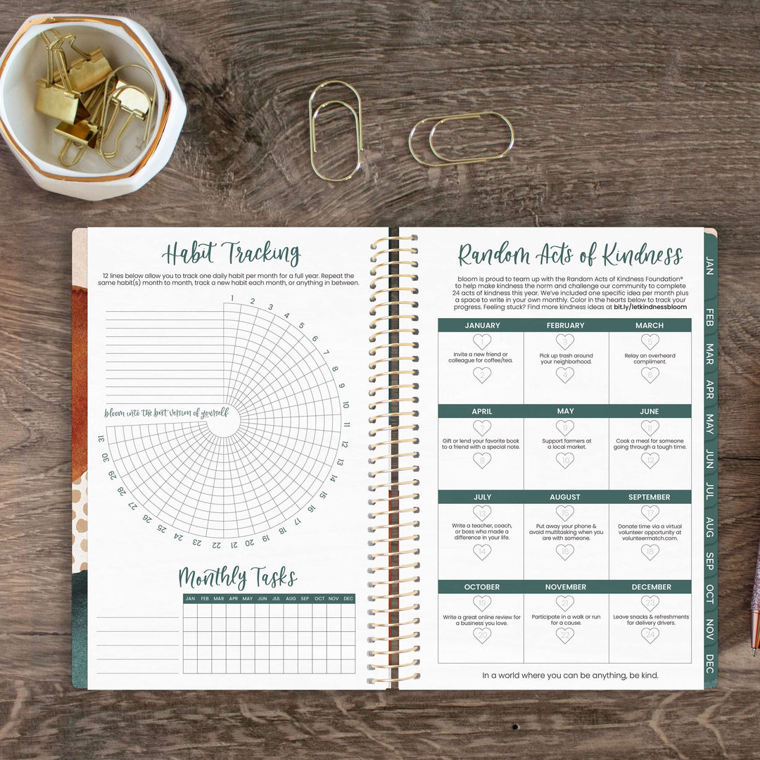 2025 Soft Cover Planner, 5.5" x 8.25", Earthy Abstract, Green
