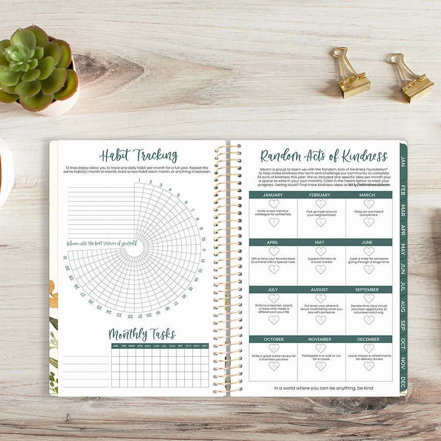 2026 Soft Cover Planner, 5.5" x 8.25", Beige Bouquet