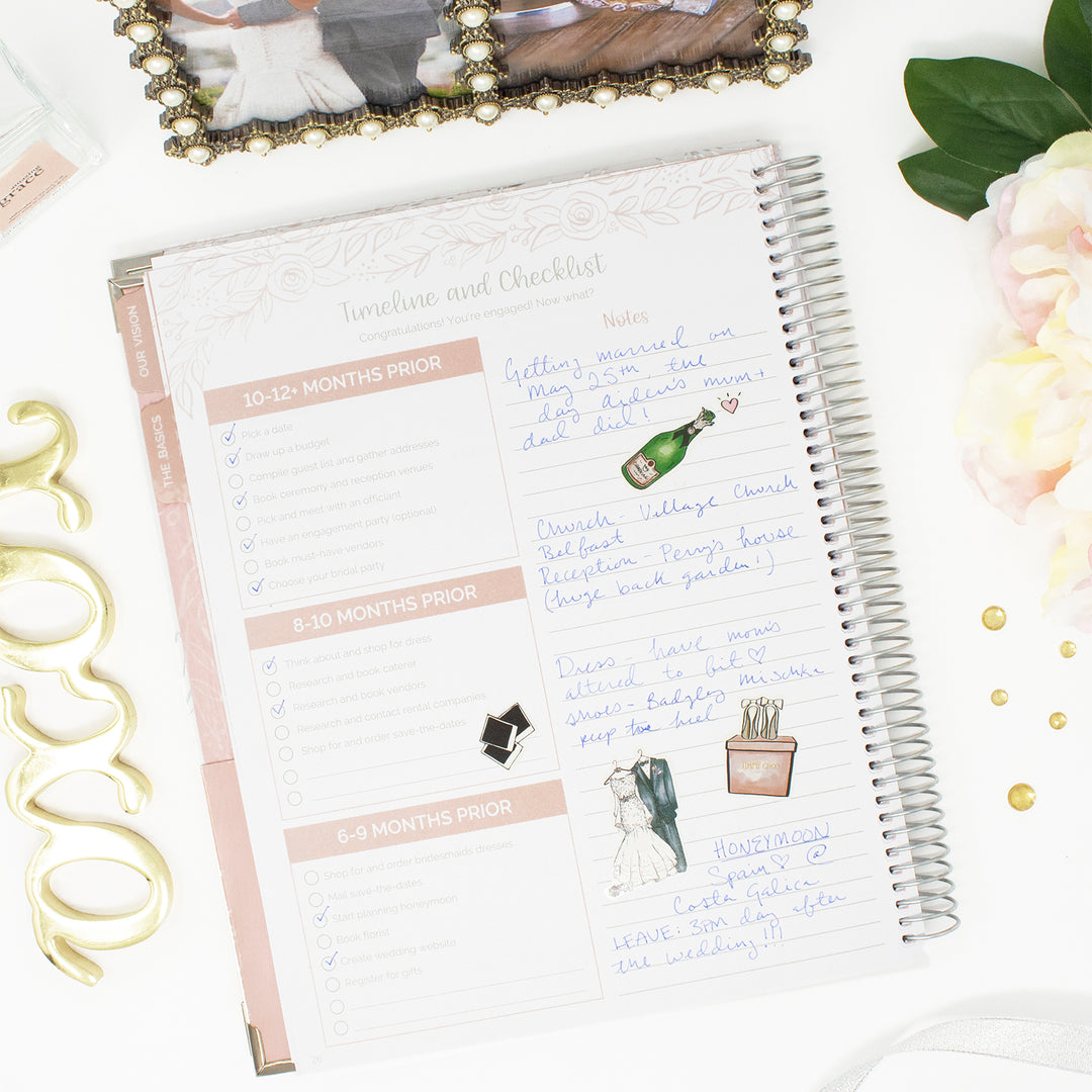  Wedding Planner Book and Organizer for The Bride -Faux  Leather, Gold Foil 'Future Mrs' Wedding Binder I Includes Pen, Bookmark &  Stickers I Engagement Gifts for Women I Wedding Planning