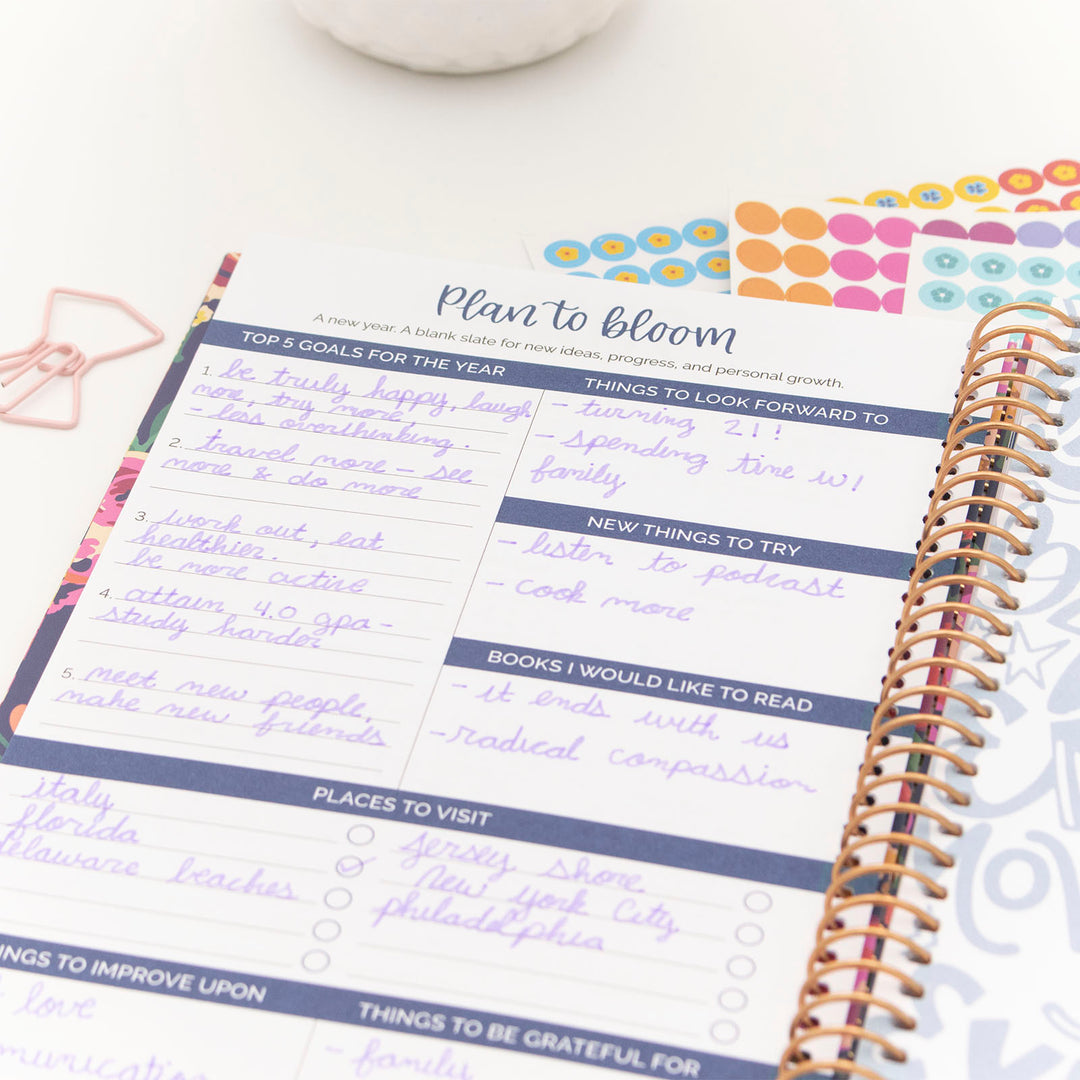 2023-24 Soft Cover Planner, 5.5" x 8.25", Modern Abstract, Navy